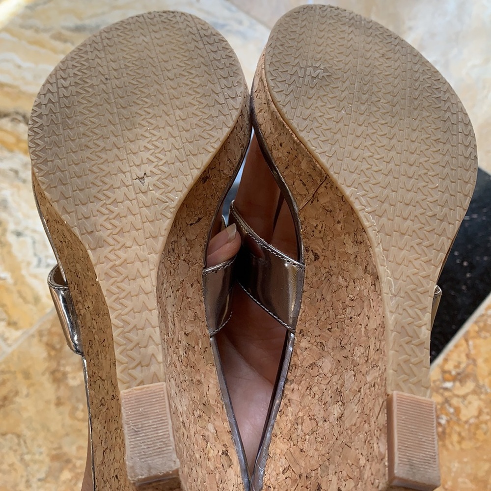 Michael Michael Kors logo thong wedge cork sandals - Picture 6 of 10